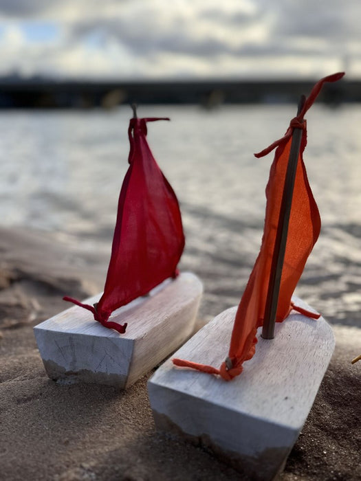 Rainbow Sailing Boats Set of 8