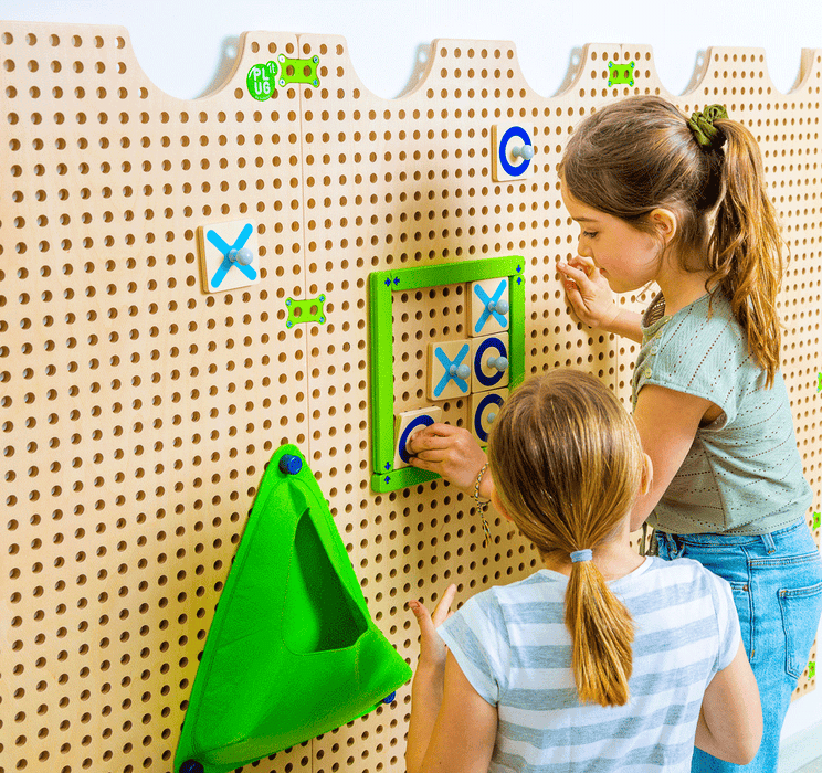 Plug It - Tic Tac Toe